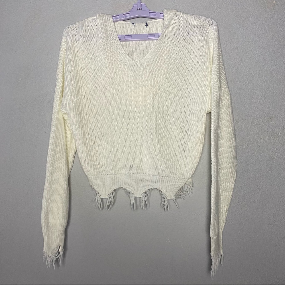 Women’s white long sleeve winter top with Hoodie Size M/L